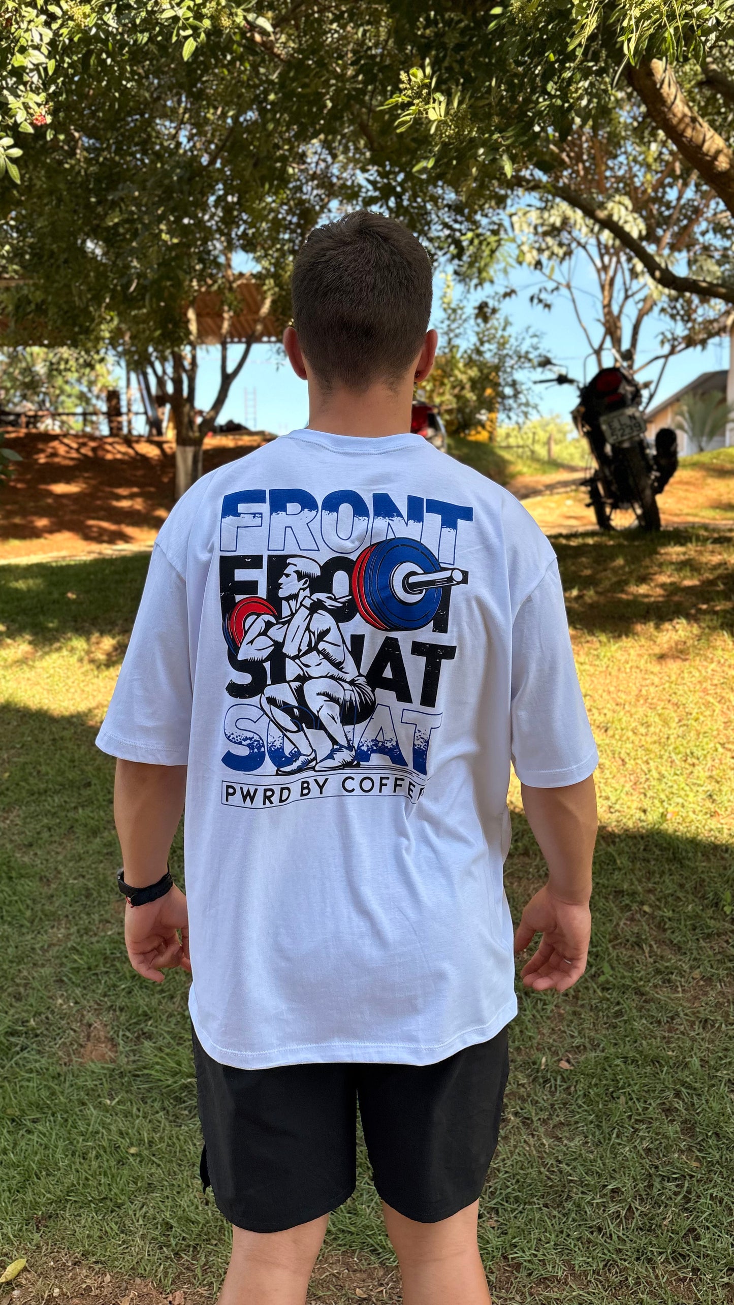 T-SHIRT OVERSIZED FRONT SQUAT