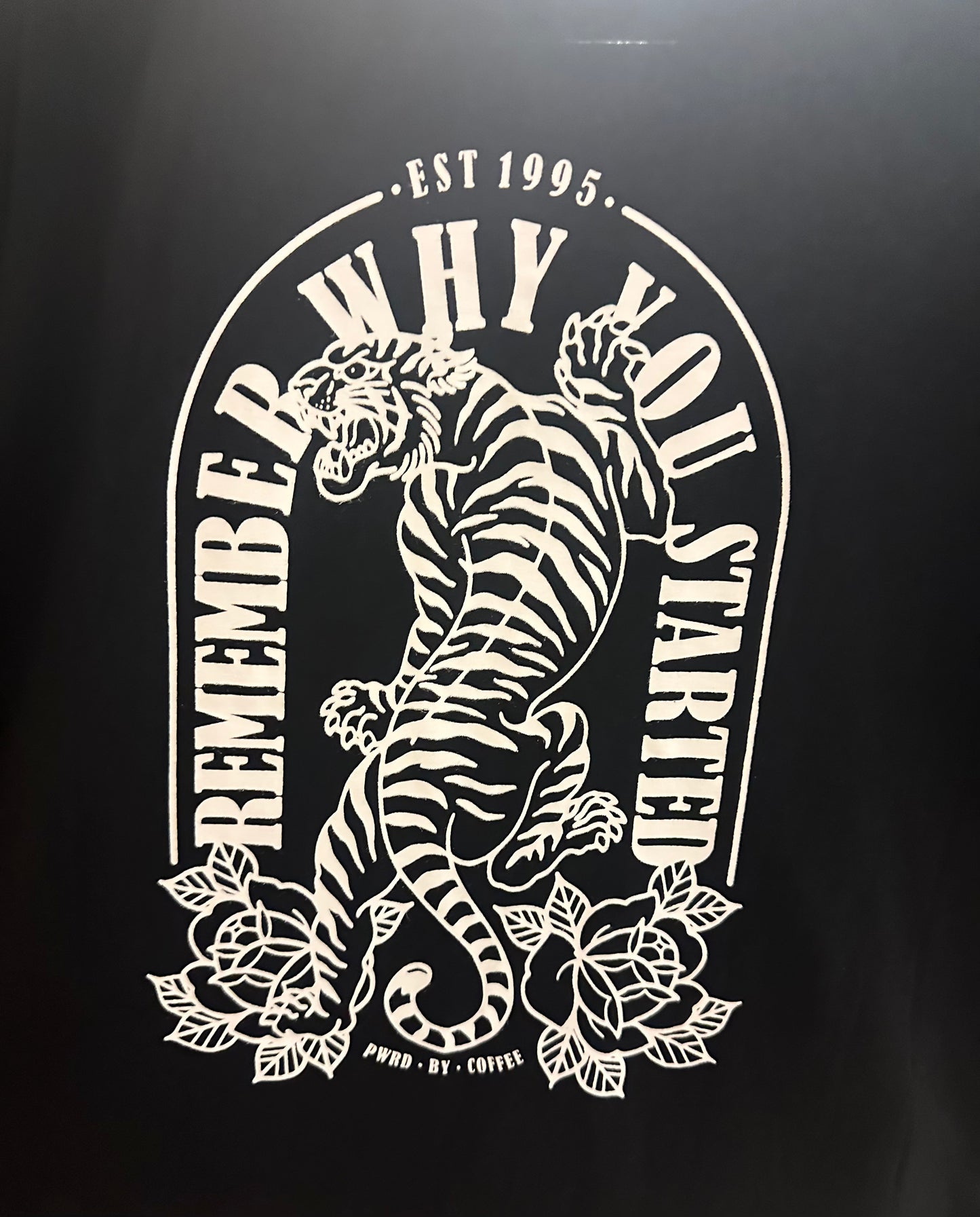 CROPPED OVERSIZED LUCAS DA ROSA BLACK AND WHITE